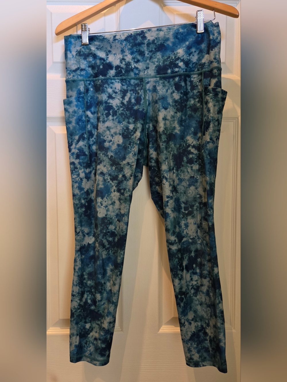 Athleta Teal, Navy And Gray Salutation Stash 7/8 Leggings W/ Pockets